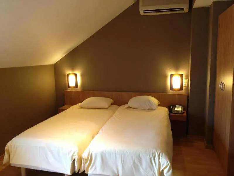 Hotel Frederiksborg Koekelberg 2*,  Belgium